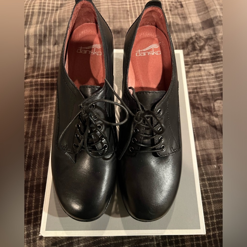 Dansko Pennie Waterproof Oxford heels Black a leather. BNIB. Size 8.5